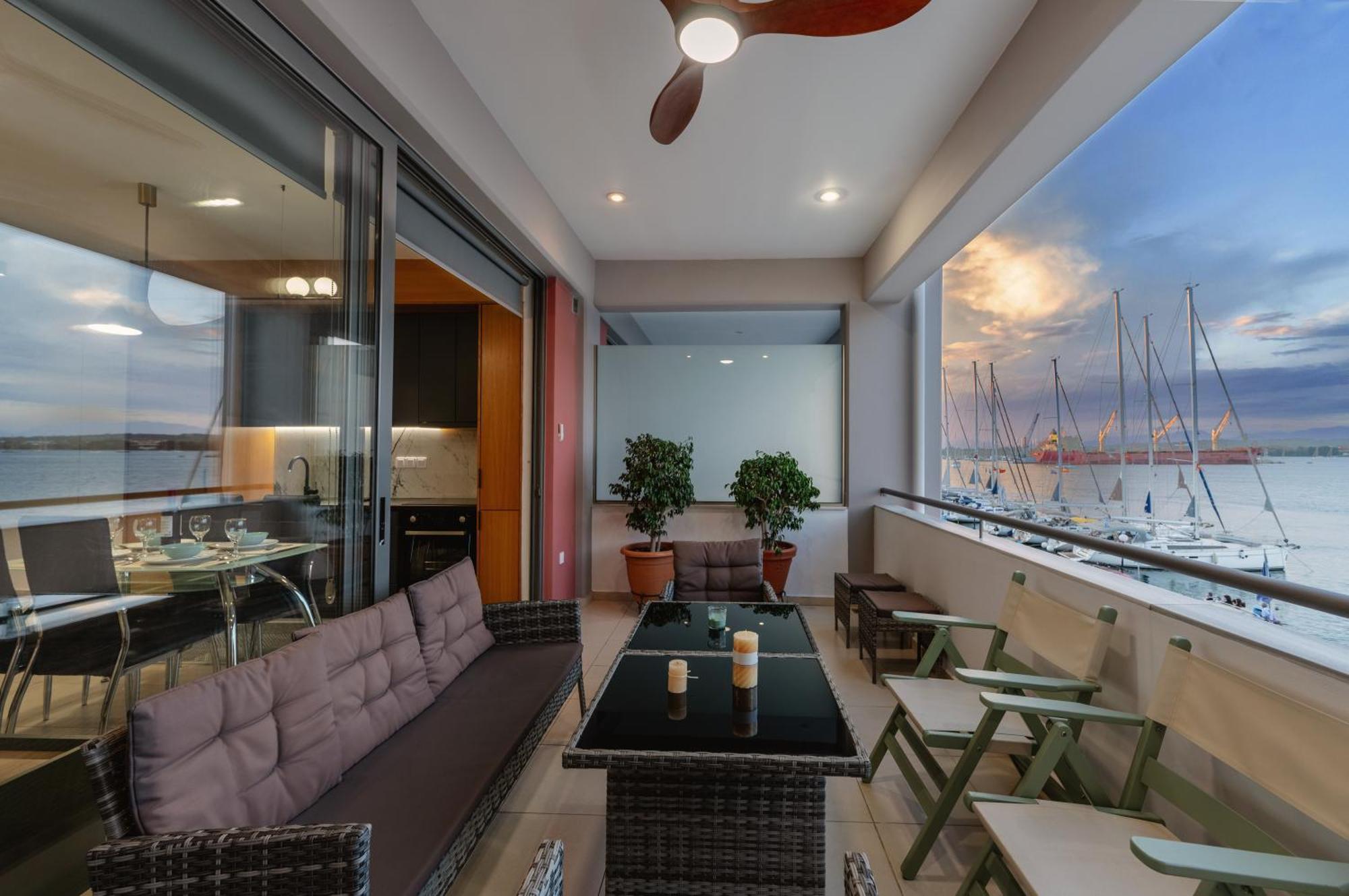 Ionis Seafront Suite Превеза Экстерьер фото