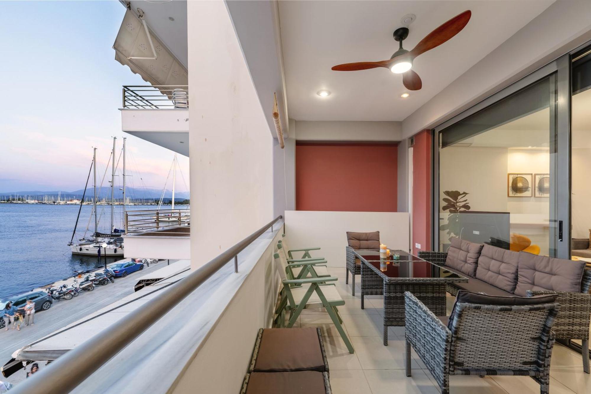 Ionis Seafront Suite Превеза Экстерьер фото
