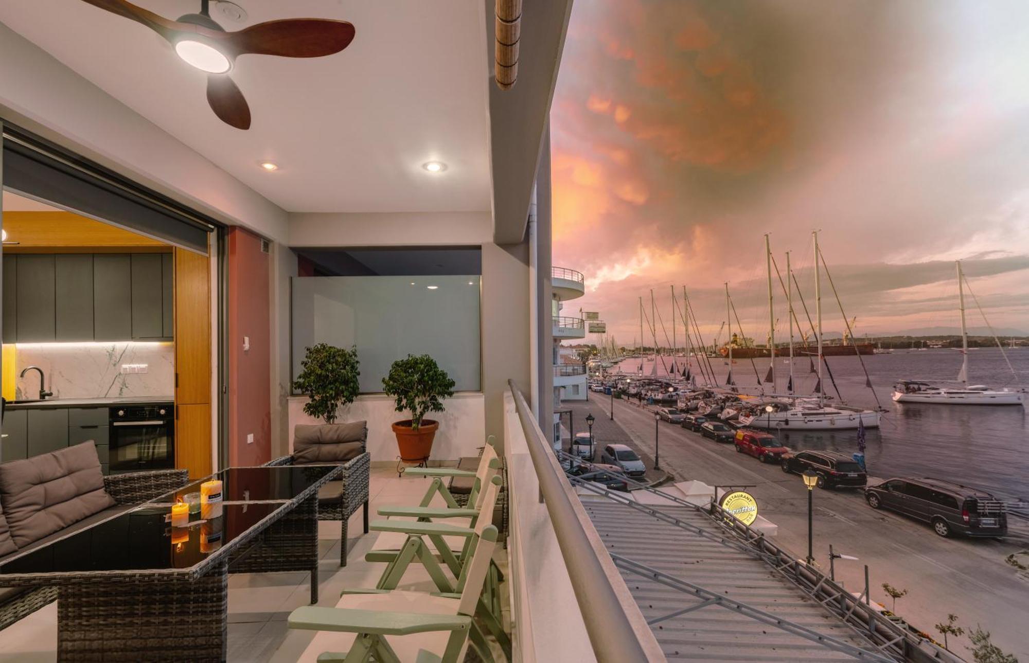 Ionis Seafront Suite Превеза Экстерьер фото